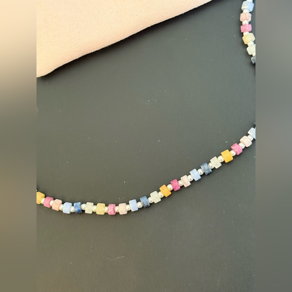 New Uncommon James multi colored beaded necklace - Picture 3 of 5